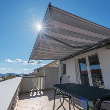 Perica Apartment And Perica Room With Separate Entrance Zadar Bagian luar foto