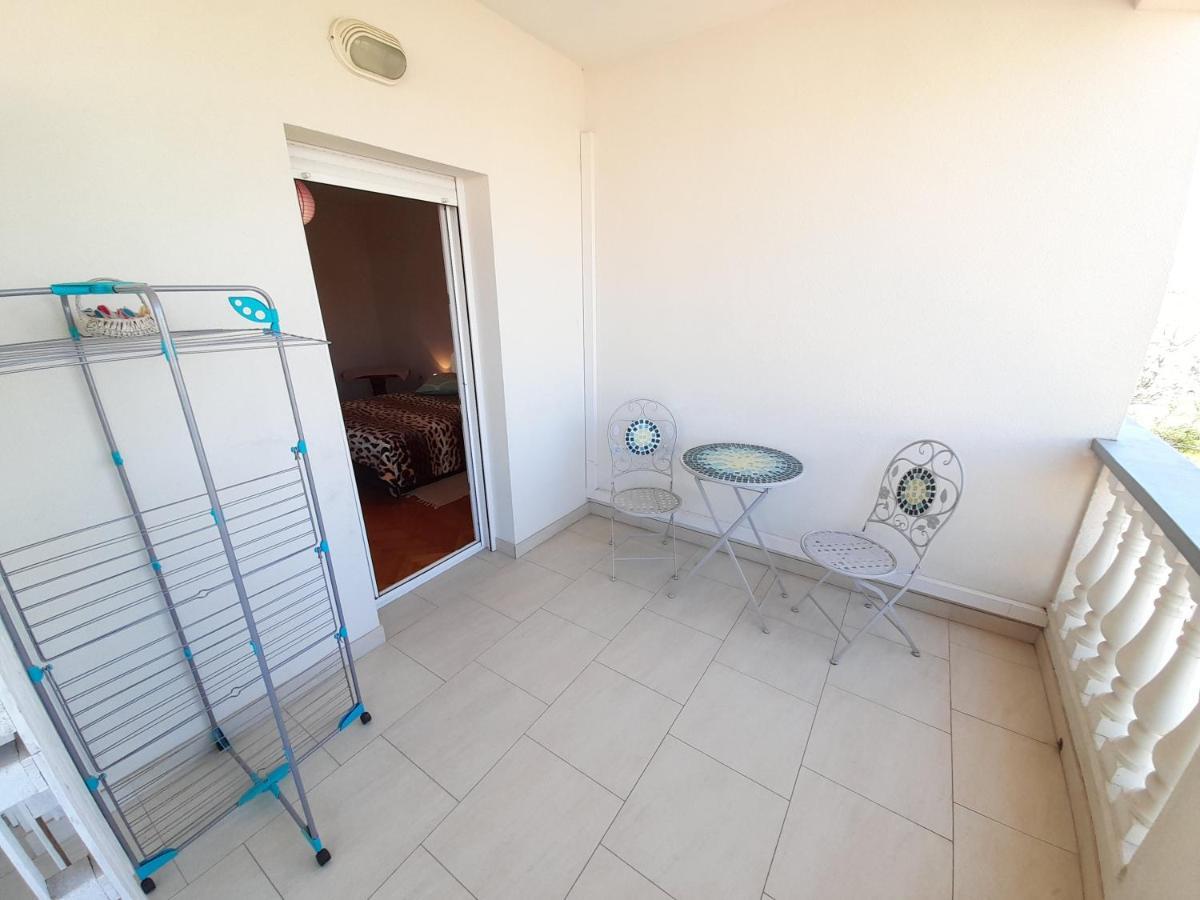 Perica Apartment And Perica Room With Separate Entrance Zadar Bagian luar foto