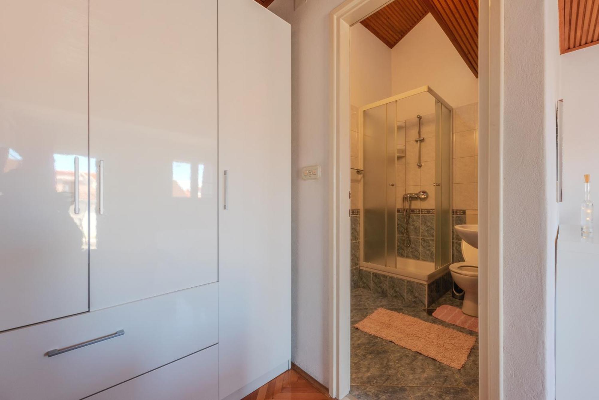 Perica Apartment And Perica Room With Separate Entrance Zadar Bagian luar foto