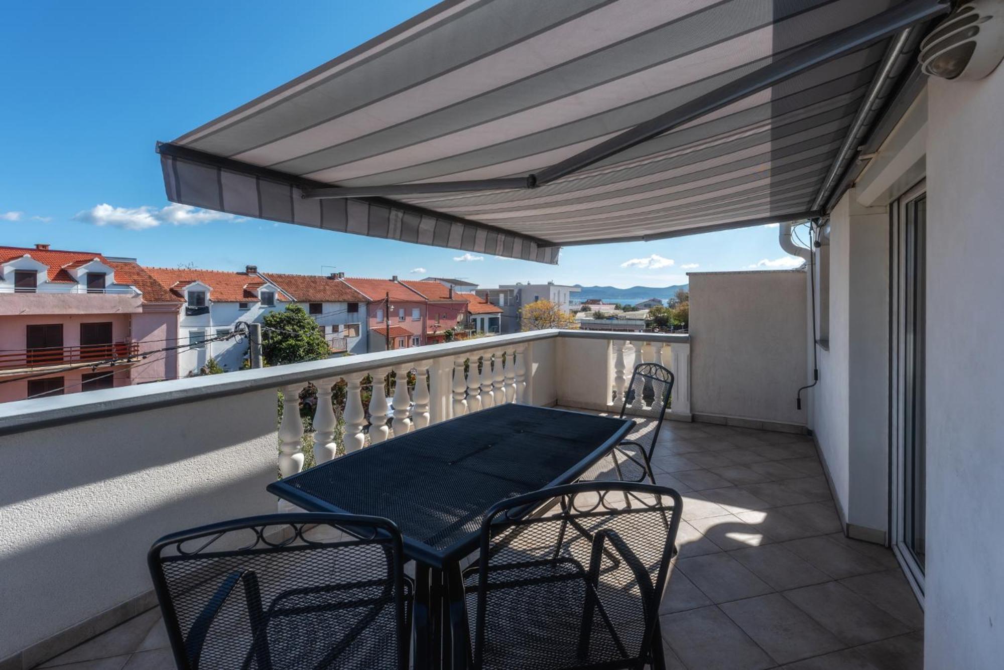 Perica Apartment And Perica Room With Separate Entrance Zadar Bagian luar foto